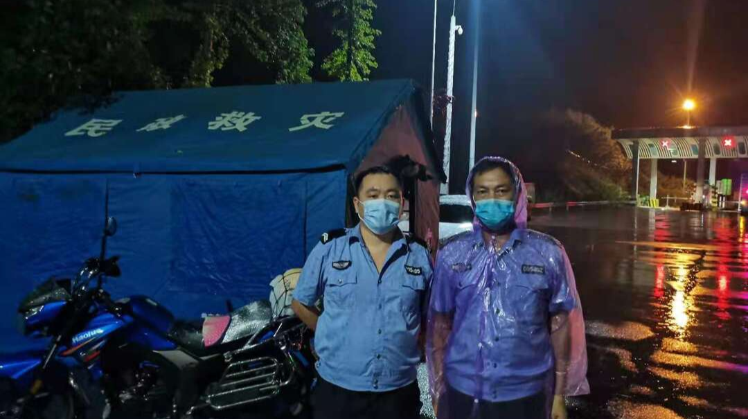 【图集】疫情在前    民警向前