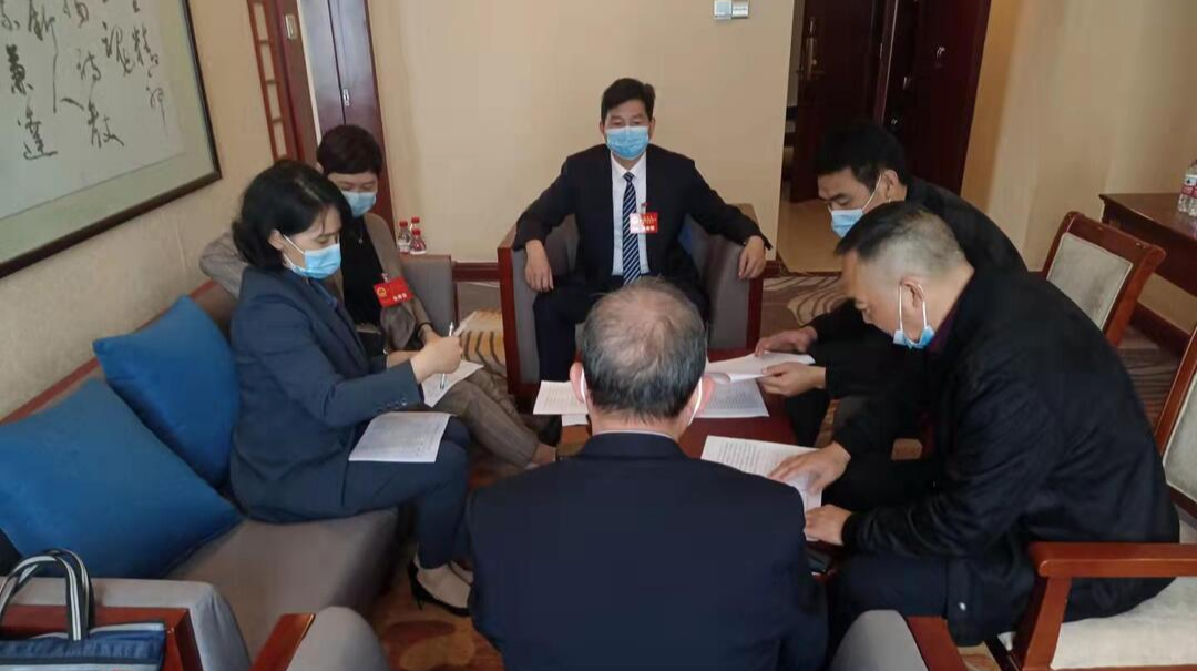【两会进行时】县十八届人大一次会议召开议案审查委员会会议