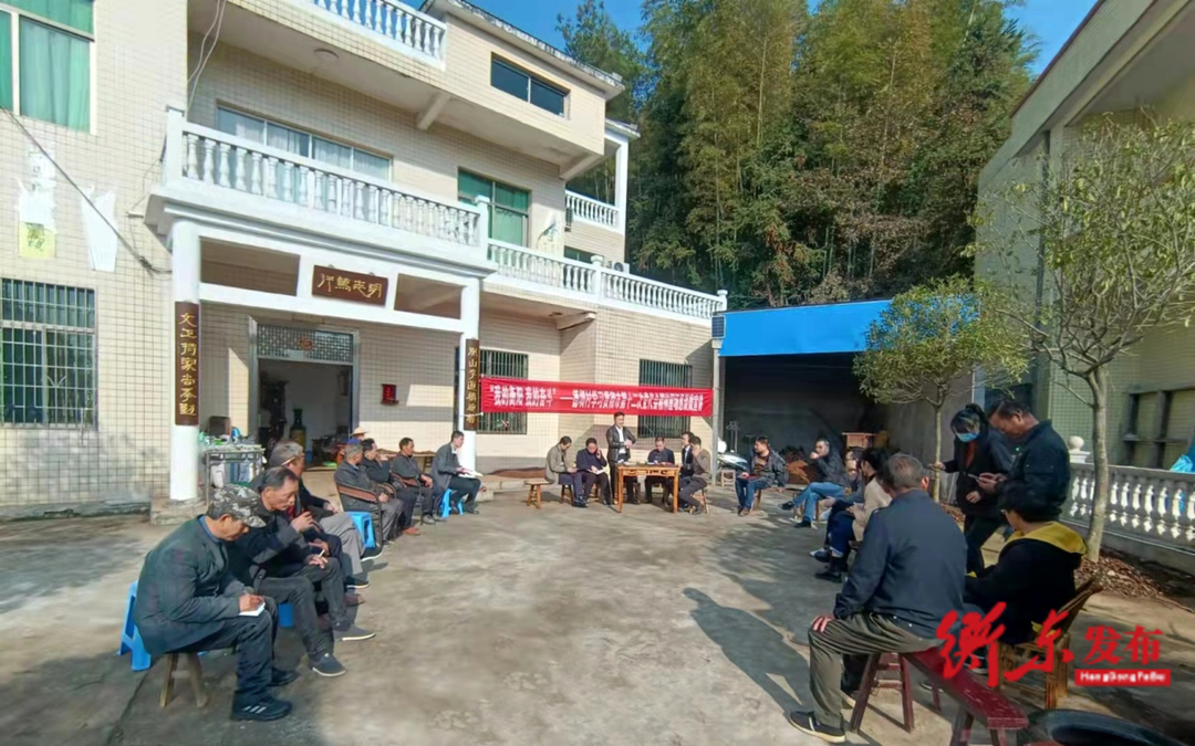 县重点建设项目事务中心开展“我的衡阳 我的奋斗”屋场恳谈微宣讲