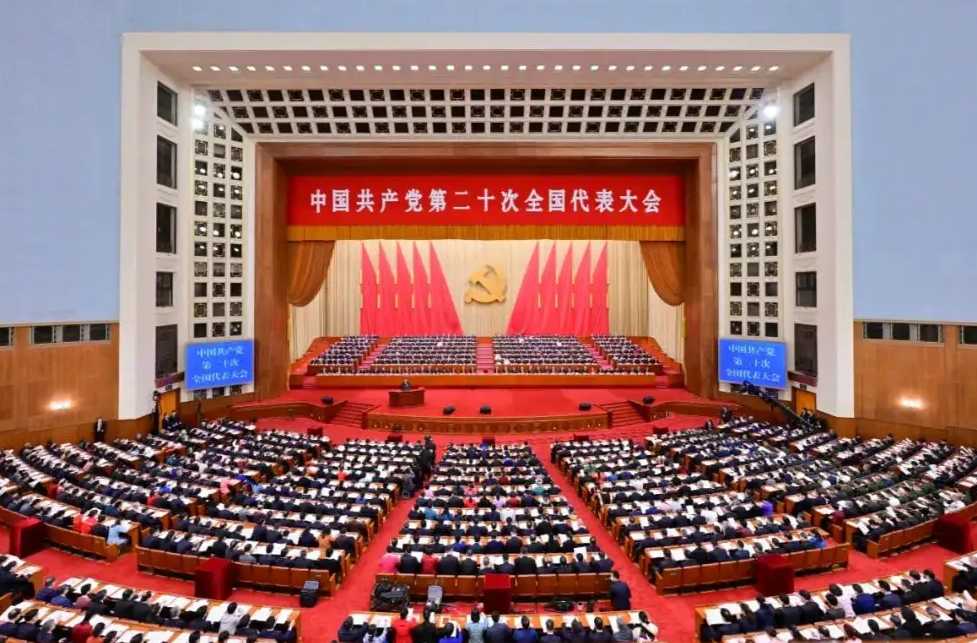 在深圳的台胞热议中共二十大报告：冀两岸青年携手打拼未来