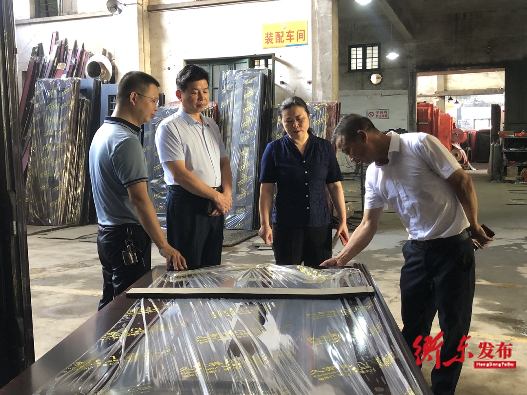 任中元深入新塘镇开展“双联”、巡林、巡田工作并督导基层党建工作


