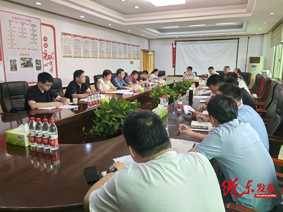 县人大常委会优化工程建设项目服务环境专项工作评议第一组进驻县自然资源局开展评议工作
