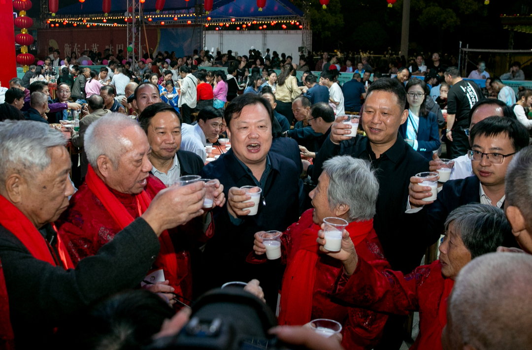 【图集】【相约衡东·相遇第六届土菜文化旅游节】九九重阳在即  八方宾客欢聚“长寿宴” 感受衡东尊老敬老浓厚氛围
