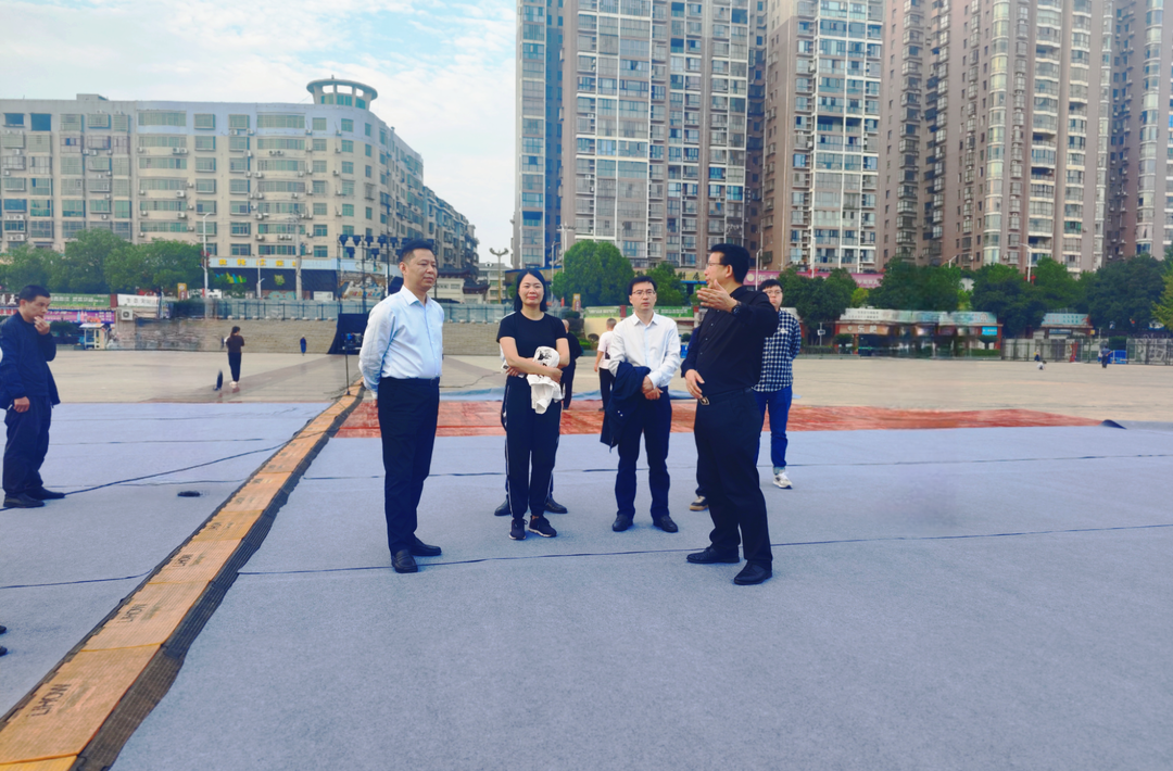 伍松到第六届土菜文化旅游节活动现场督导检查节会各项工作