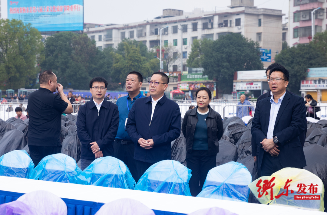 蒋崇华到第六届土菜文化旅游节活动现场督导检查节会最后筹备工作