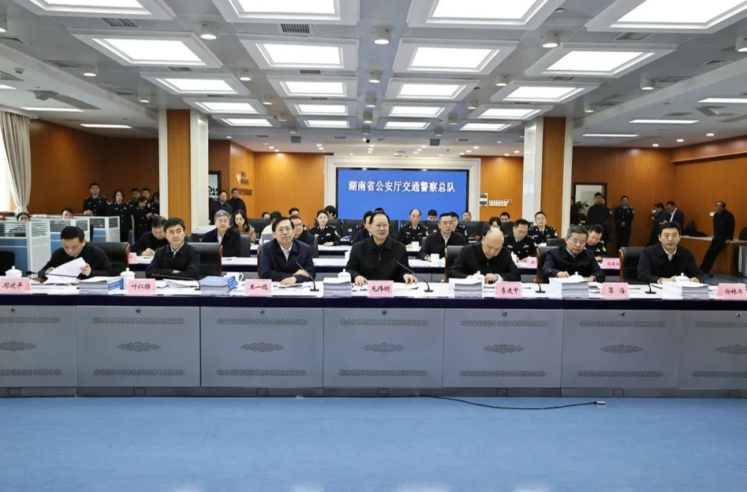 毛伟明检查元旦假期交通安全：以时时放心不下的责任感保畅通保平安