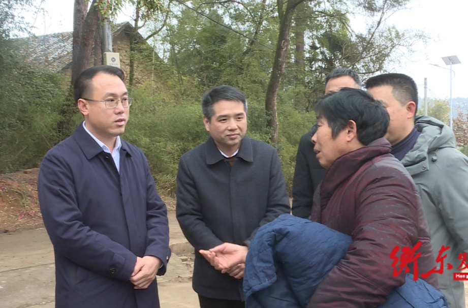 县领导率队前往各乡镇走访慰问敬老院老人和困难群众
