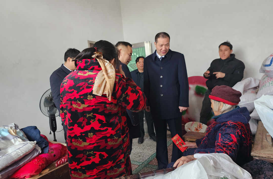 县领导到蓬源镇开展走访慰问“送温暖”活动