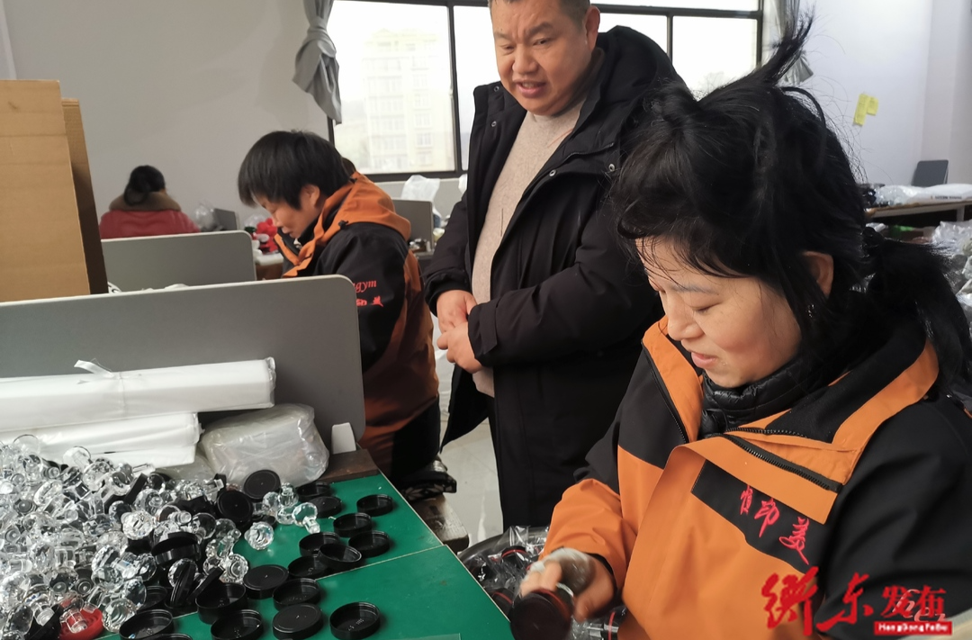 【我是代表，我在衡东“闯创干”】王根生：返乡创业路路畅，“印章辉煌”报家乡