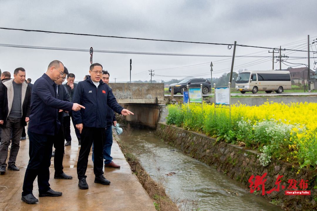 蒋崇华赴蓬源镇开展巡河、巡田、巡林并督导春耕生产、基层党建工作 