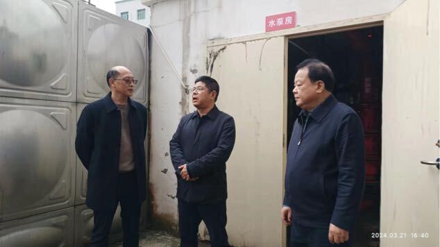 县领导检查县中医医院消防安全工作