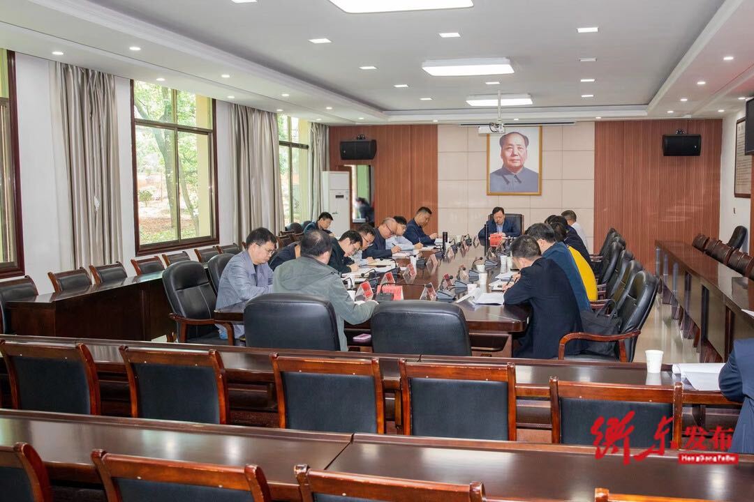 我县二季度重点工作会商会召开