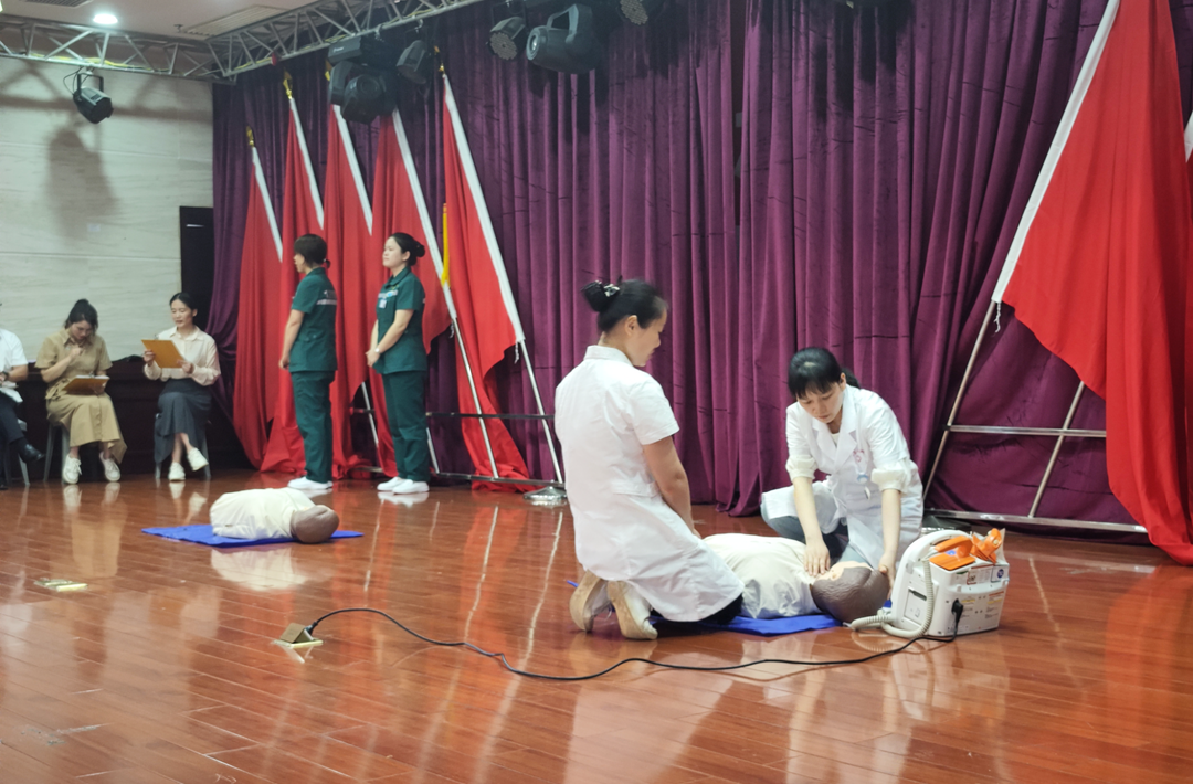 我县举办首届院前急救技能竞赛