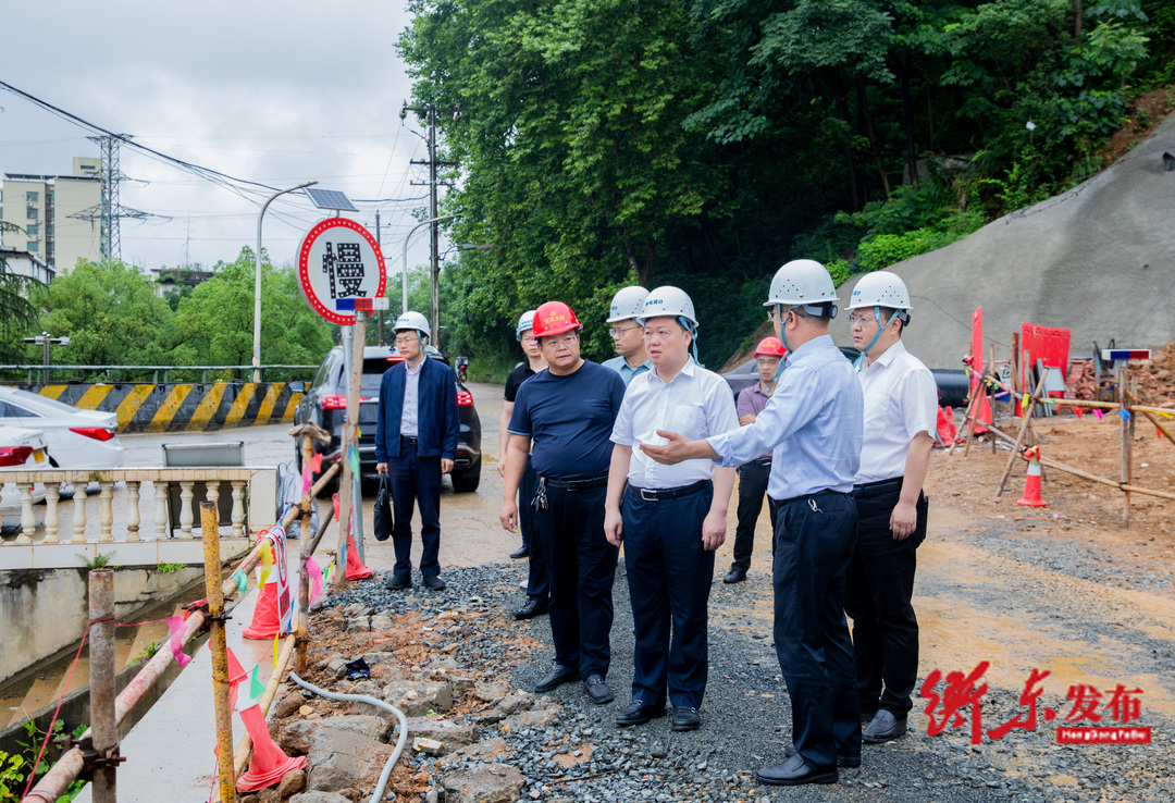 谭建华调研增发国债水利项目建设并开展巡河