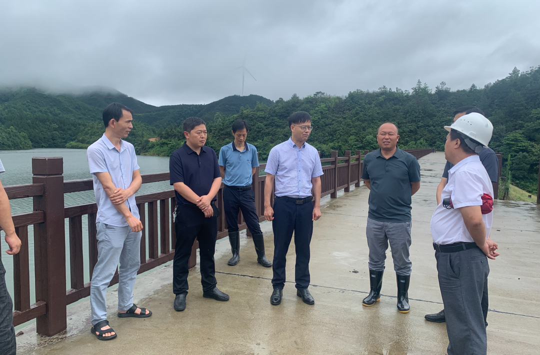 县领导到石滩乡督导检查防汛工作