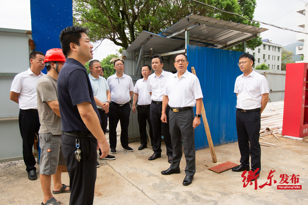 蒋崇华调研教育系统重点项目建设和防溺水工作