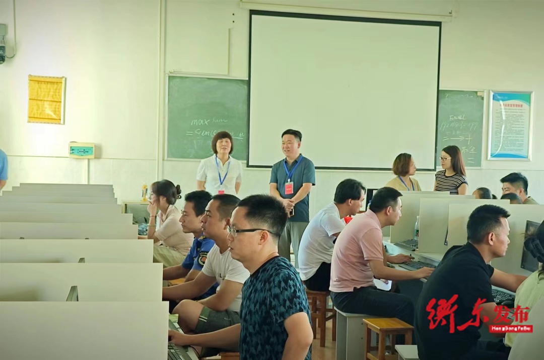衡东县司法局组织开展行政执法人员考试