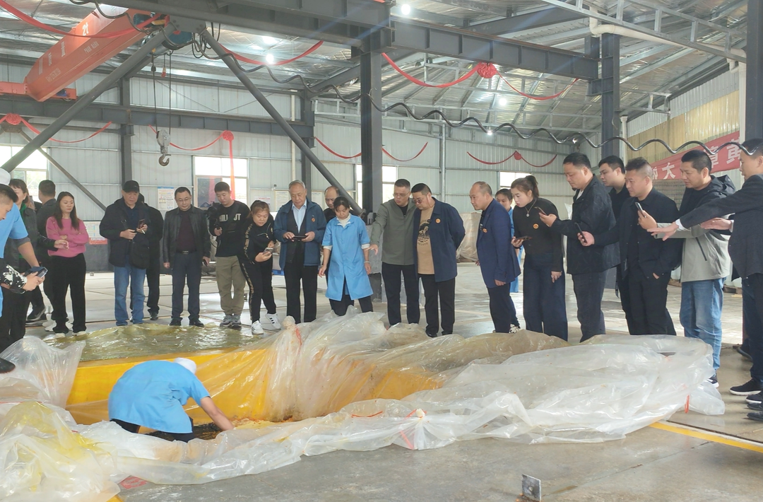 河南省湖南商会湘菜行业委员会到衡东考察土菜产业发展