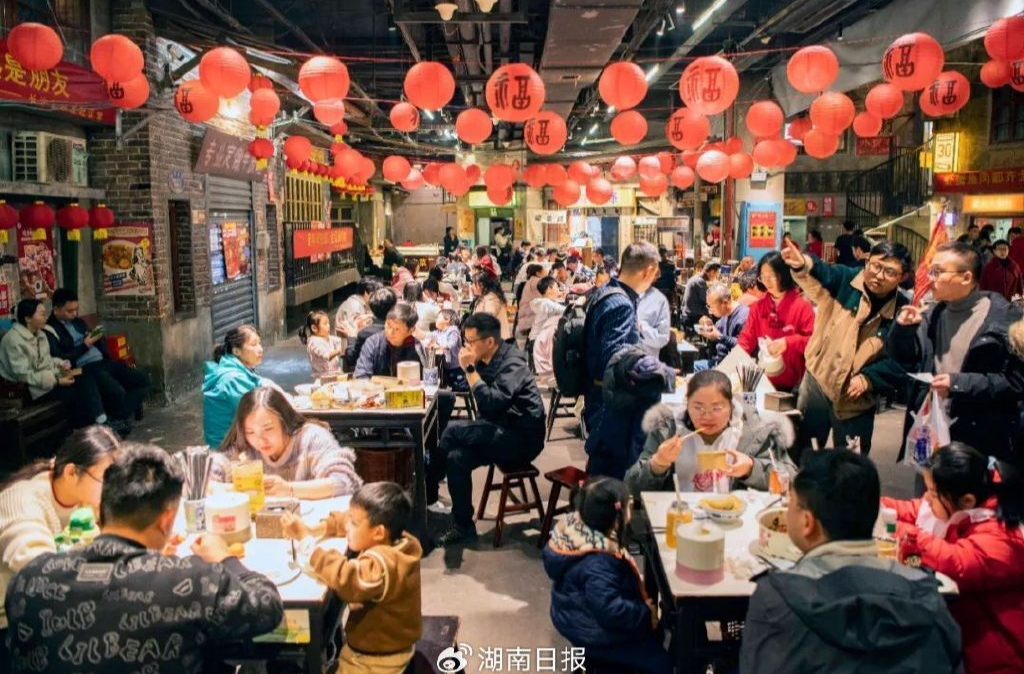 芙蓉国评论丨民生“答卷”有质感，激励奋发前行的力量