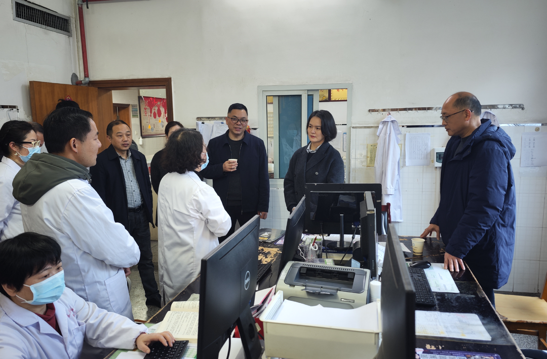 县领导调研卫健系统人才工作 为医疗卫生事业“强筋壮骨”