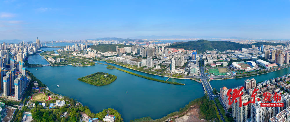 【政府工作报告解读】展望2025年（八）全面加强政府自身建设