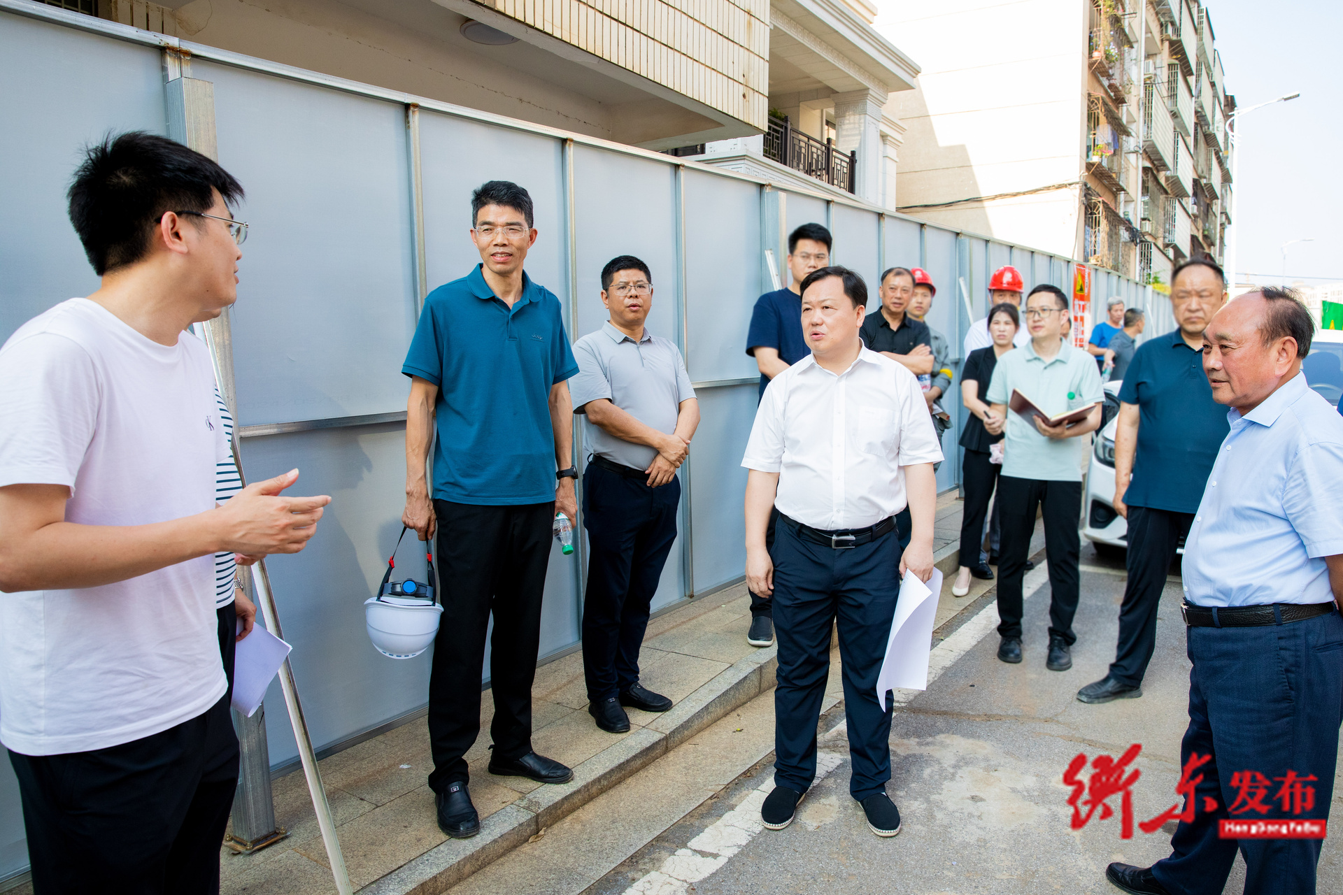 谭建华开展“走找想促”活动 调研城区老旧小区及周边配套设施改造工作