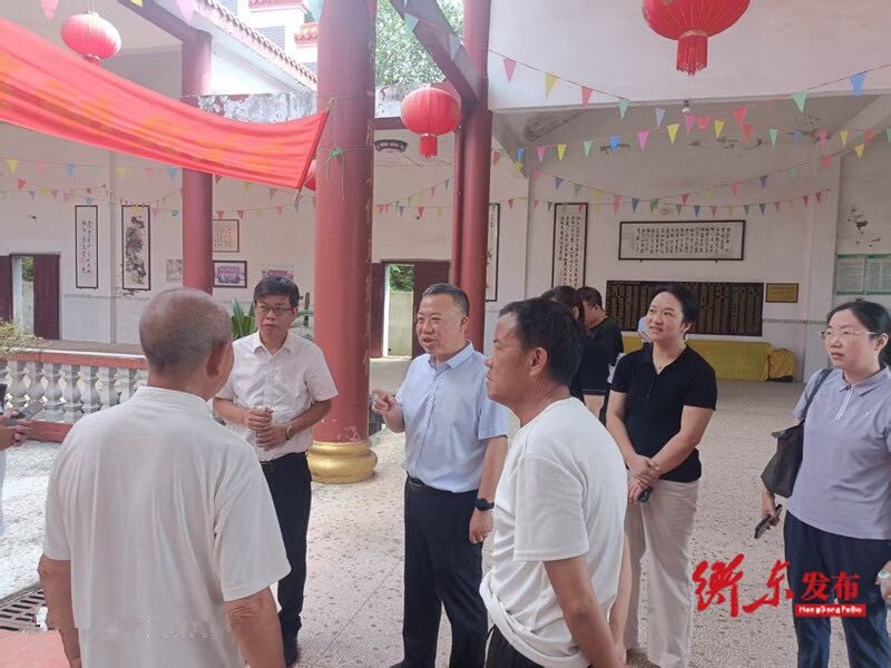 娄底市人大常委会调研石滩乡真陂村岳氏宗祠：  解码千年文脉 探寻文化治理新路径