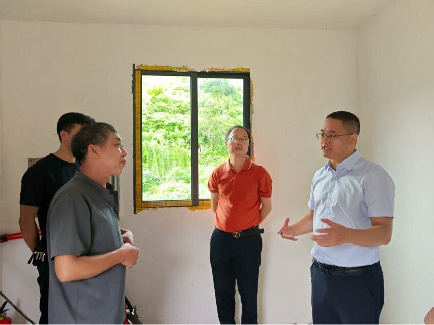 陈植华调研农村饮水安全和农村供水工程运行管护工作