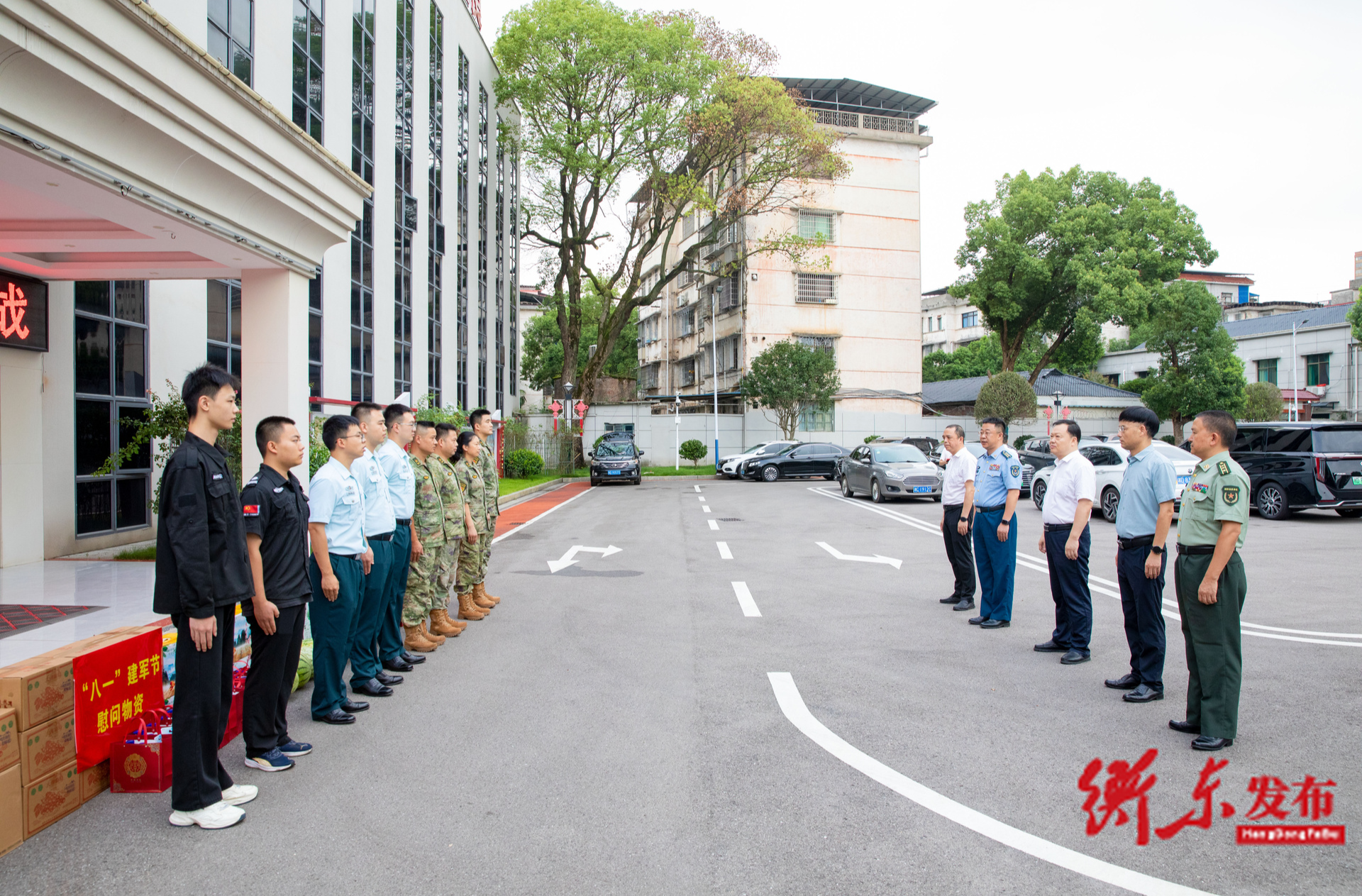 谭建华到县人武部开展“八一”建军节慰问活动
