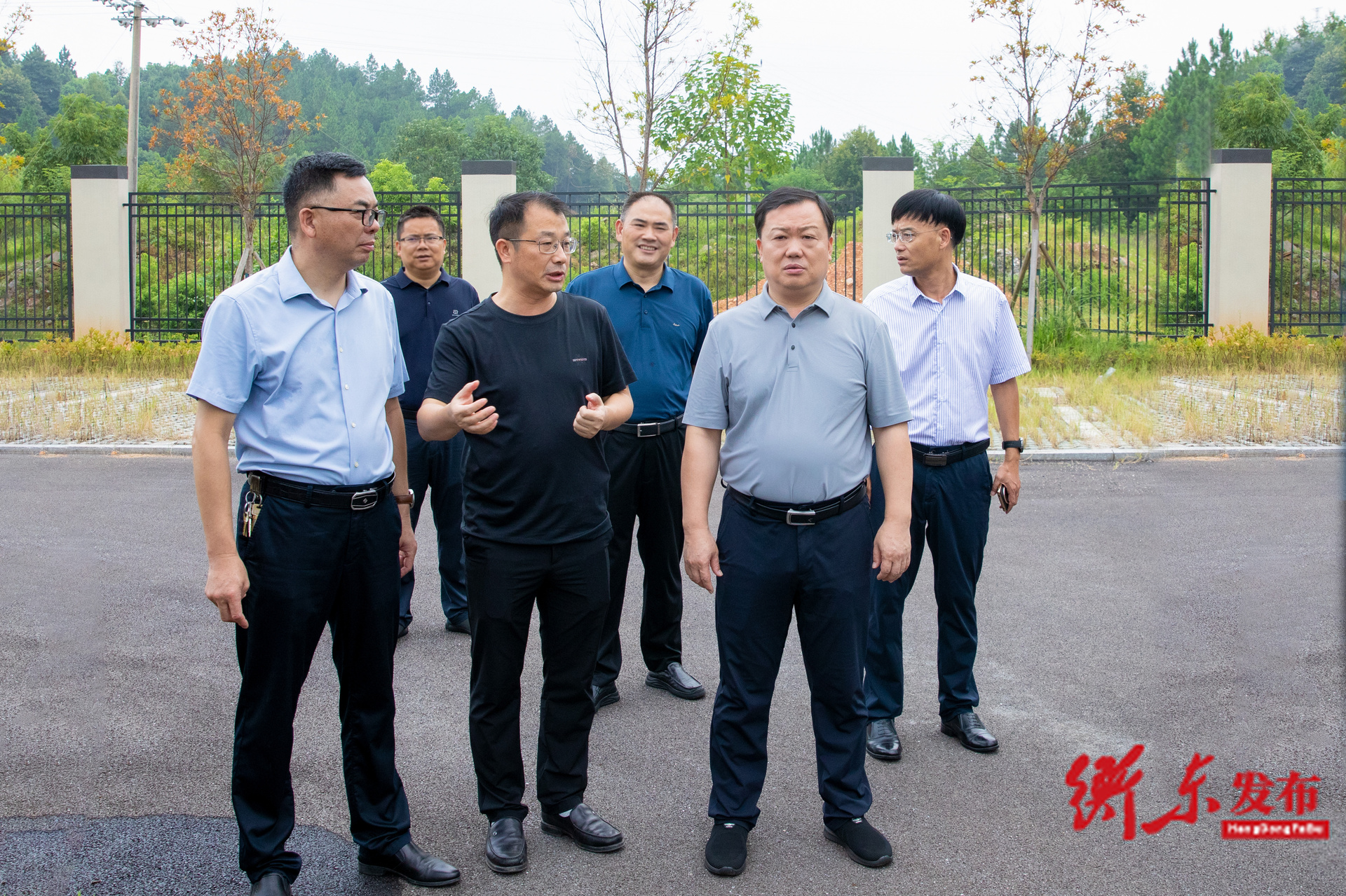 谭建华调研美丽乡村建设等工作