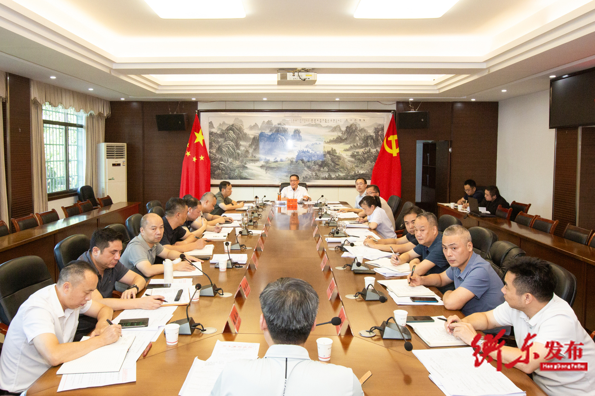 蒋崇华调度项目建设资金保障工作