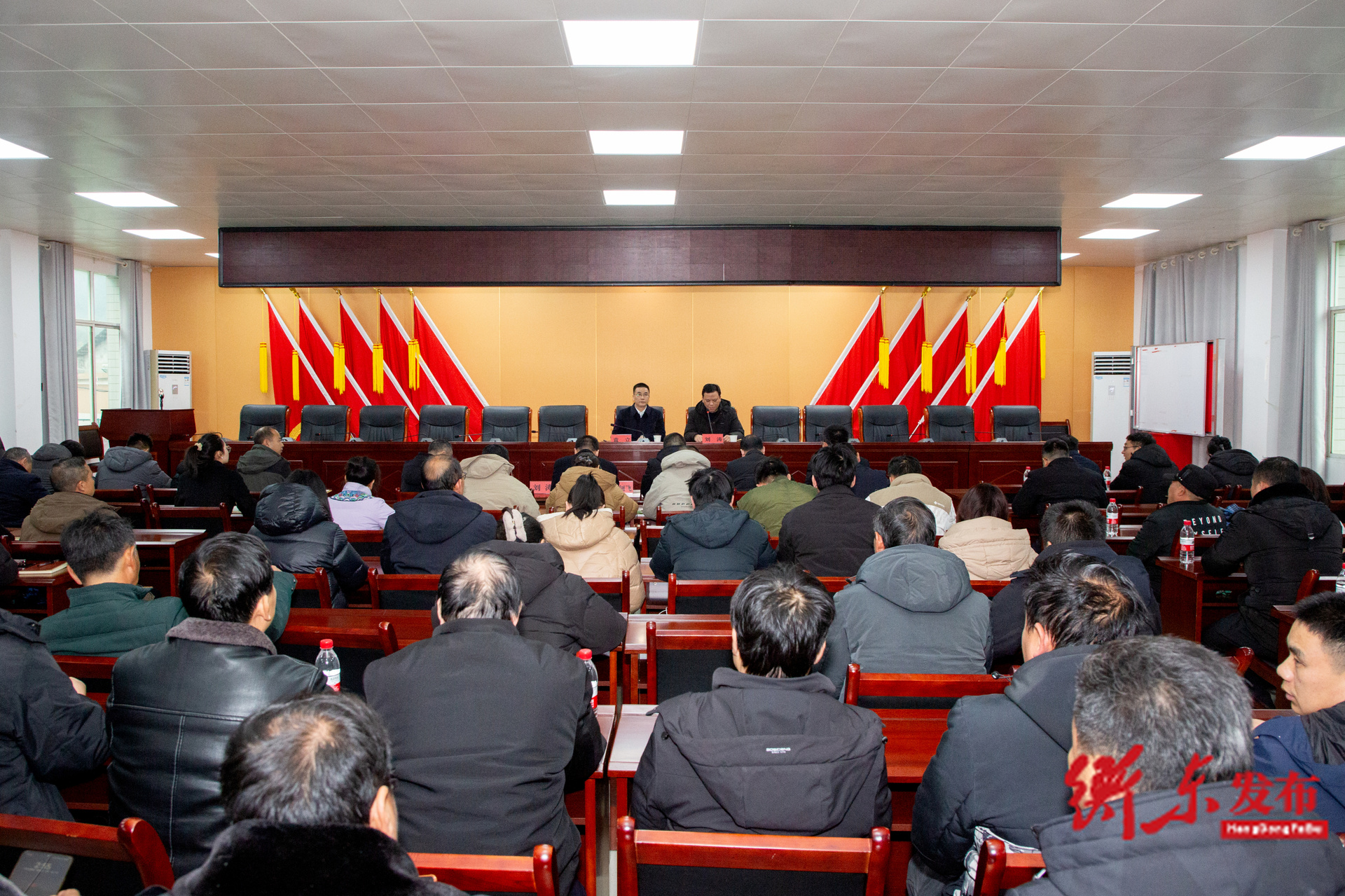 袁立赴吴集镇开展党的二十届四中全会精神宣讲 督导重点工作