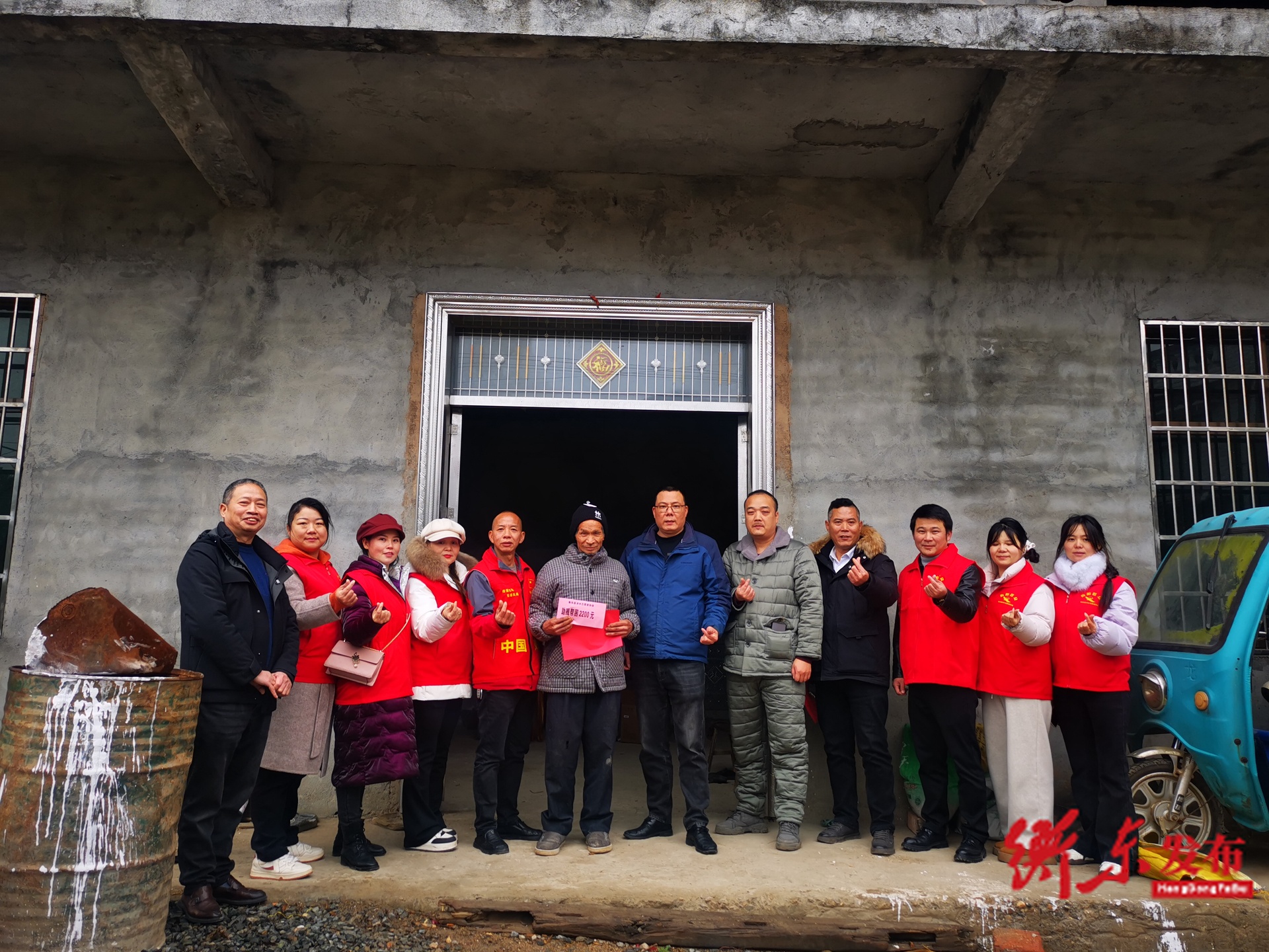 【新春走基层】志愿者关爱残疾困境家庭