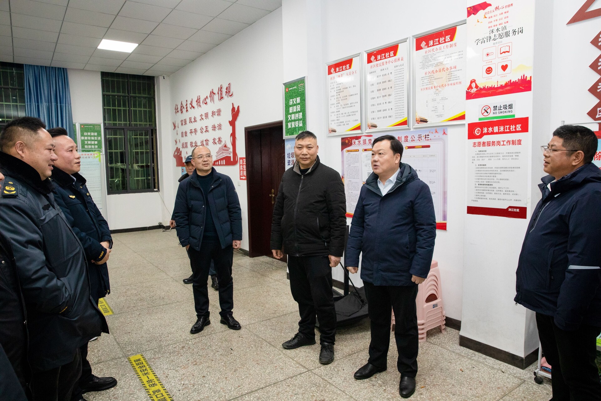 谭建华除夕督导烟花爆竹禁燃禁放等工作 守护群众平安祥和过春节