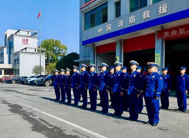 【春节假期我在岗】蓝焰守护不打烊 坚守一线护平安