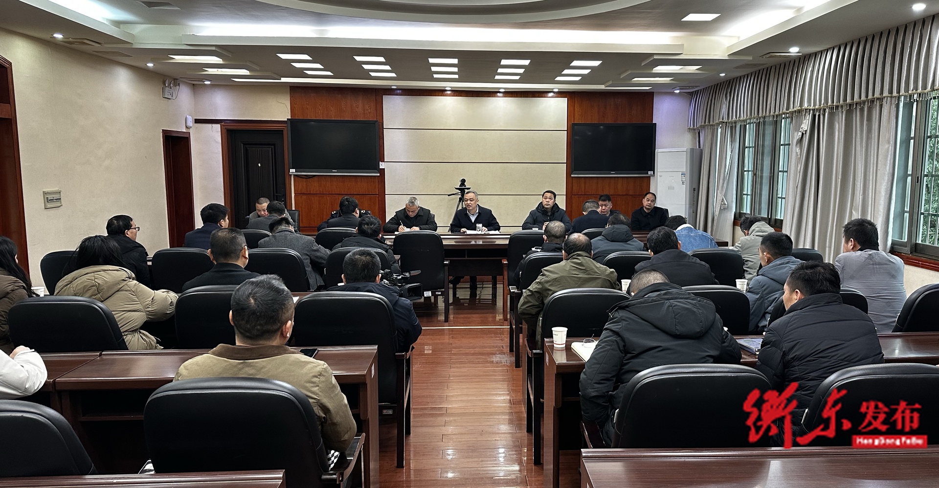 我县召开鸟类保护专题调度会