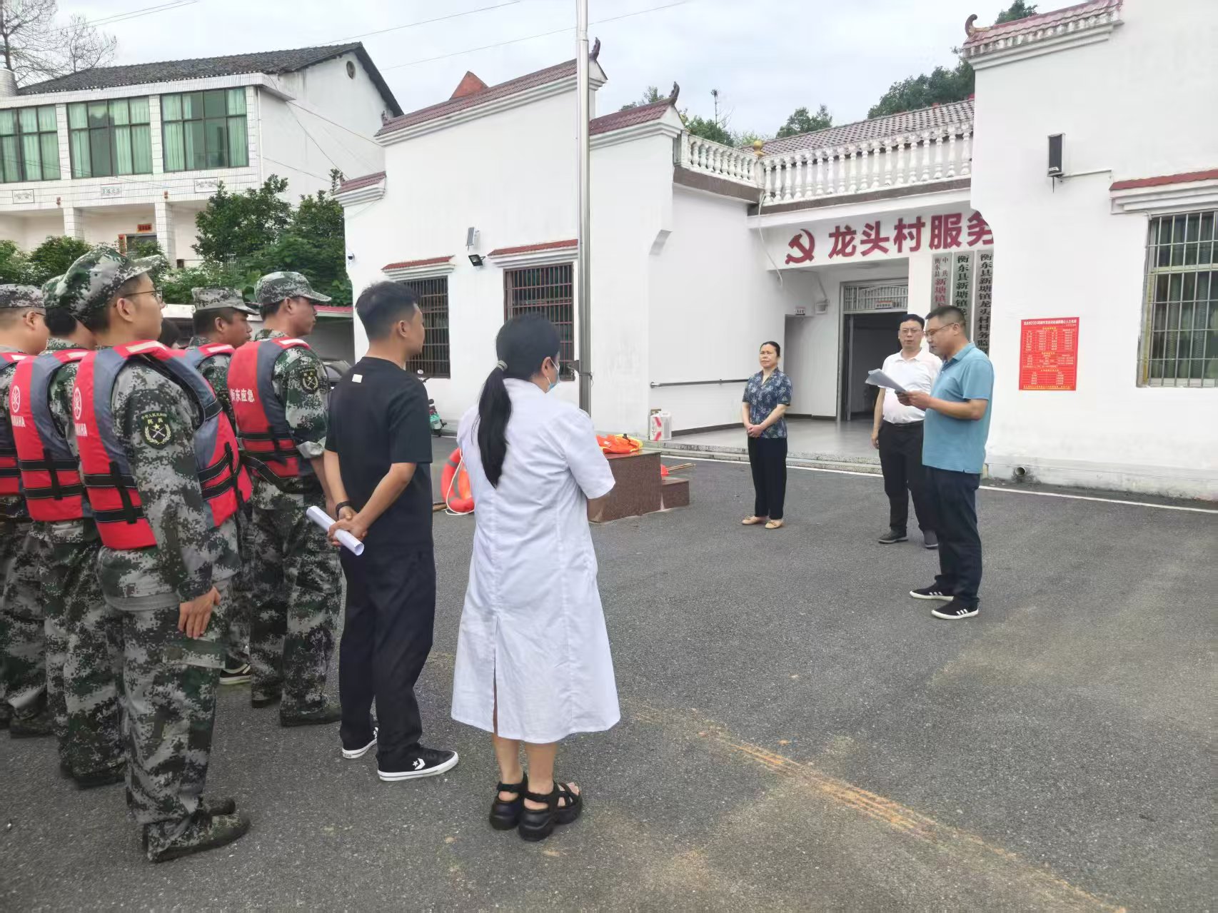 任中元到新塘镇现场指导防汛避险应急演练