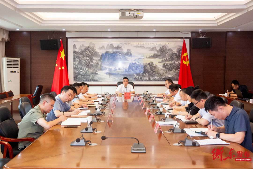 袁立专题调度全县经济运行工作