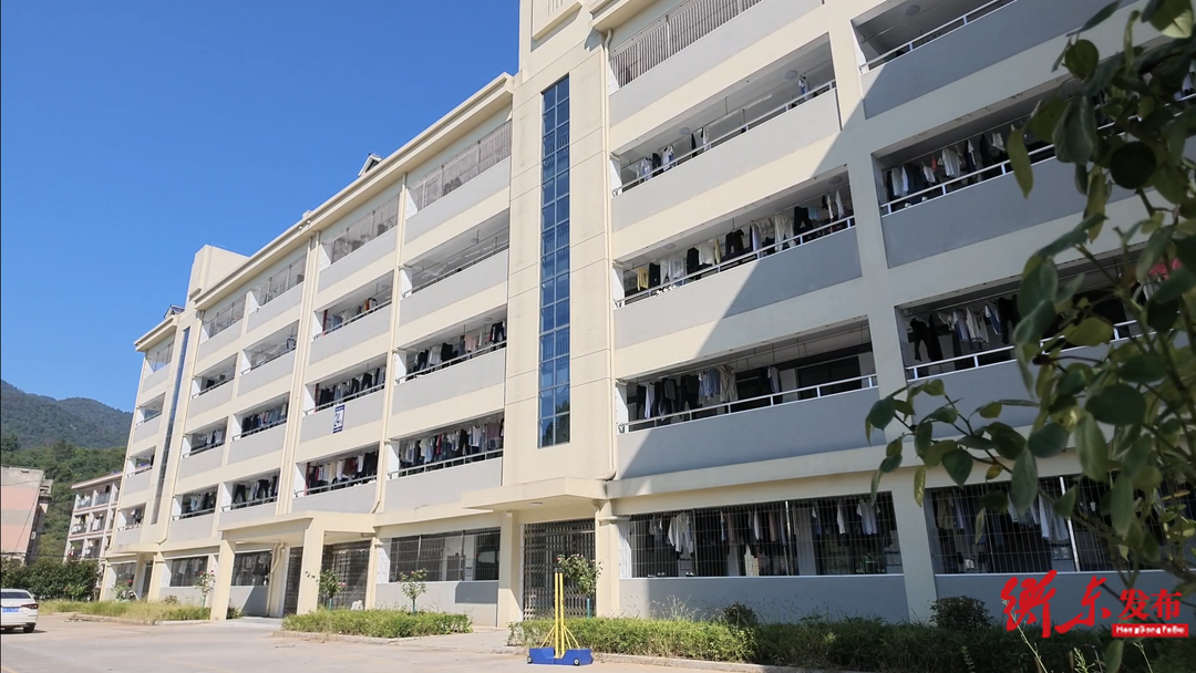 【五年回眸——民生实事暖民心】衡东二中标准化寄宿制学校建设 (新建学生公寓)项目建成投用