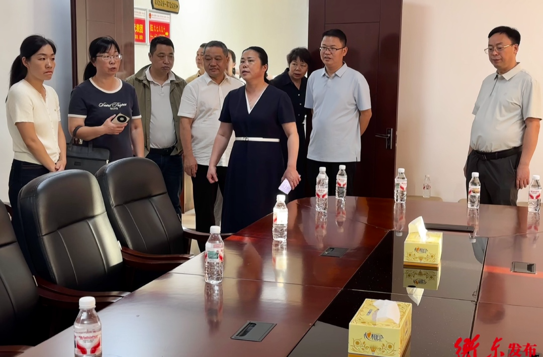 任中元察看县第十九届人民代表大会第一次会议筹备工作